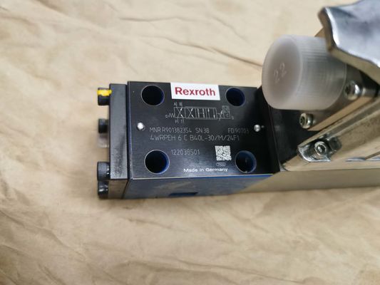 Eletrônica integrada da válvula de controle direcional de Rexroth R901382354 4WRPEH6CB40L-30/M/24F1 4WRPEH6CB40L-3X/M/24F1