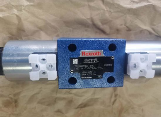 Válvula direcional do carretel de Rexroth R900591325 4WE10Q33/CG24N9K4 4WE10Q3X/CG24N9K4 com atuação do solenoide